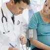 Руководство, как взять стационарный или амбулаторный больничный при беременности Дают ли в женской консультации больничный беременным